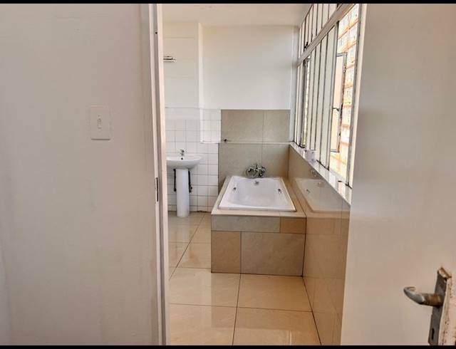 2 BEDROOM APARTMENT FOR SALE IN SUNNYSIDE